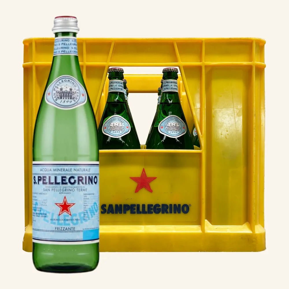 Cassa di acqua S. Pellegrino in bottiglie di vetro, formato 1 litro · 12 bottiglie